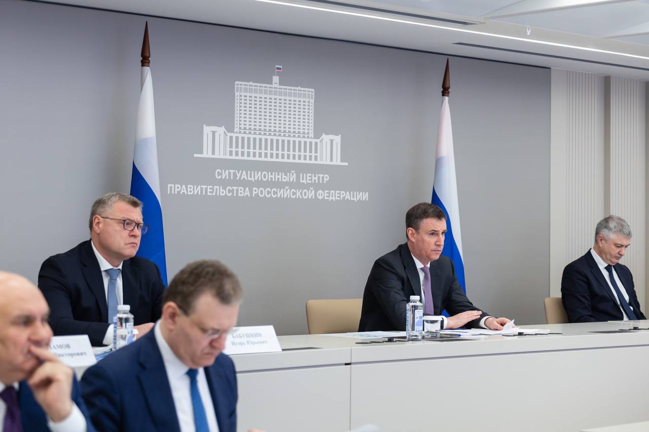 В соответствии с действующим законодательством предприятия, в том числе работающие в сфере промышленности, топливно-энергетического комплекса, жилищно-коммунальные объекты и предприятия сельского хозяйства, оказывающие негативное воздействие на окружающую среду, обязаны получить комплексные экологические разрешения. Этот важный для всех регионов обсудили сегодня на совещании в Ситуационном центре Правительства под председательством Дмитрия Николаевича Патрушева. В нашем регионе насчитывается 20 таких субъектов. Разрешения получили уже 15. Все они постепенно внедряют необходимые природоохранные технологии, модернизируют производства. Еще пяти КЭР предстоит получить. В течении года Росприроднадзор проведет внеплановые проверки. За отсутствие разрешений предусмотрен стократный повышающий коэффициент к плате за негативное воздействие на окружающую среду, а также штрафы. Это должно стимулировать предприятия отказываться от устаревших и ресурсоемких технологий. Отмечу, что в Астраханской области юрлицам оказывается всесторонняя методологическая и консультативная поддержка, так как мы максимально заинтересованы в улучшении экологии нашего региона.