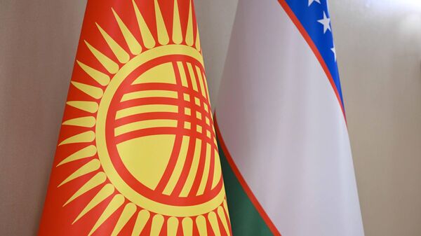 Сразу две любопытные новости в сфере товароборота Кырыгзстана с ее соседями/партнерами Сегодня торговое представительство Кыргызстана в Узбекистане провело встречу с заместителем председателя Национального статистического комитета Узбекистана. На встрече стороны обсудили расхождения в статистических данных двух стран. Также обсуждался вопрос доведения двустороннего товарооборота до 2 млрд долларов. «Эти цели обозначены в «Дорожной карте», согласованной 10 июня 2025 года в ходе официального визита Премьер-министра Кыргызстана Адылбека Касымалиева и Премьер-министра Узбекистана Абдуллы Нигматовича Арипова в Ташкент» В январе-мае текущего года товарооборот между Кыргызстаном и странами СНГ без учета ЕАЭС увеличился на 9,2%. Согласно информации, общий объем товарооборота за указанный период составил 384,8 млн долларов. В прошлом году этот показатель составил 352,3 млн долларов. В частности, увеличился объем экспорта, который увеличился на 23,8% и достиг 137 млн долларов. Импорт, напротив, увеличился на 2,5%, достигнув 247,76 млн долларов. #ЦентральнаяАзия #Кыргызстан #Узбекистан #СНГ