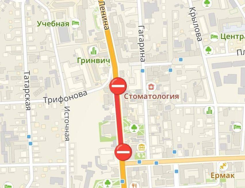 Участок на проспекте Ленина перекрою сегодня ночью. В период с 23.00 понедельника, 16 июня, до 6.00 вторника, 17 июня, будет перекрыт участок пр. Ленина от пр. Фрунзе до ул. Трифонова. Рабочие будут проводить асфальтирование после земляных работ. Движение транспорта будет осуществляться в соответствии с временными дорожными знаками, установленными на период проведения работ.