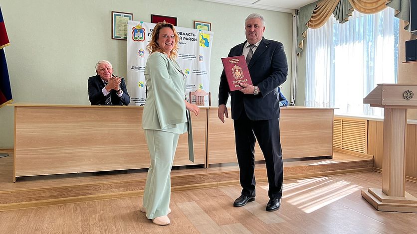 Сергей Шамрин покинул пост главы Глазуновского района Его обязанности временно исполняет Роман Усиков Шамрин сложил полномочия досрочно из-за перехода на государственную гражданскую службу Вести-Орел. Подписаться