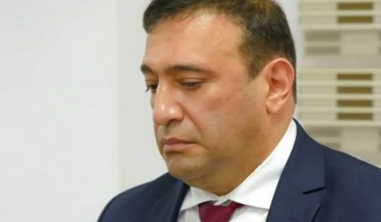 Экс глава Узметкомбината и бывший замминистра Узбекистана объявлен в международный розыск 53 летний Дилшод Турсункулович Ахмедов разыскивается по подозрению в совершении преступления предусмотренного частью 3 статьи 167 Уголовного кодекса Республики Узбекистан хищение путём присвоения или растраты в особо крупном размере Подробности на fergana news Актуальные новости и аналитика из Центральной Азии fergananews