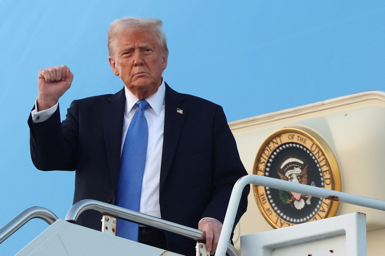 Рейтинг одобрения Дональда Трампа в первом квартале его второго президентского срока незначительно вырос по сравнению с его первым сроком — 45% против 41%, сообщает РИА Новости со ссылкой на Gallup.  Подписывайтесь на «Газету.Ru»