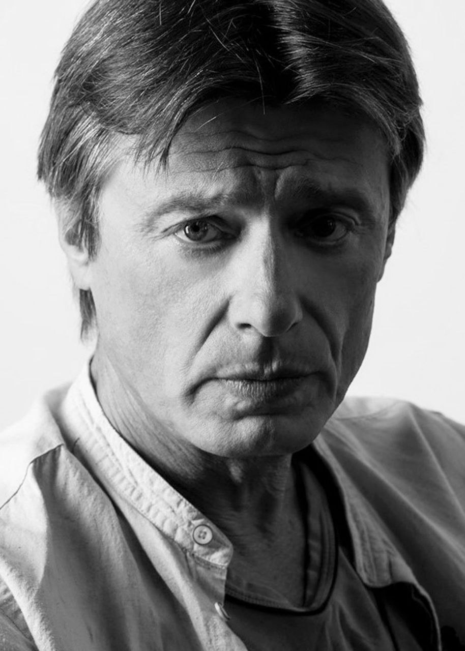 На 67 м году жизни умер актёр Анатолий Лобоцкий Он был известен по сериалам и фильмам Молодежка За полчаса до весны Калашников Анатомия убийства Мата Хари Верни мою любовь Прямой эфир Наш MAX