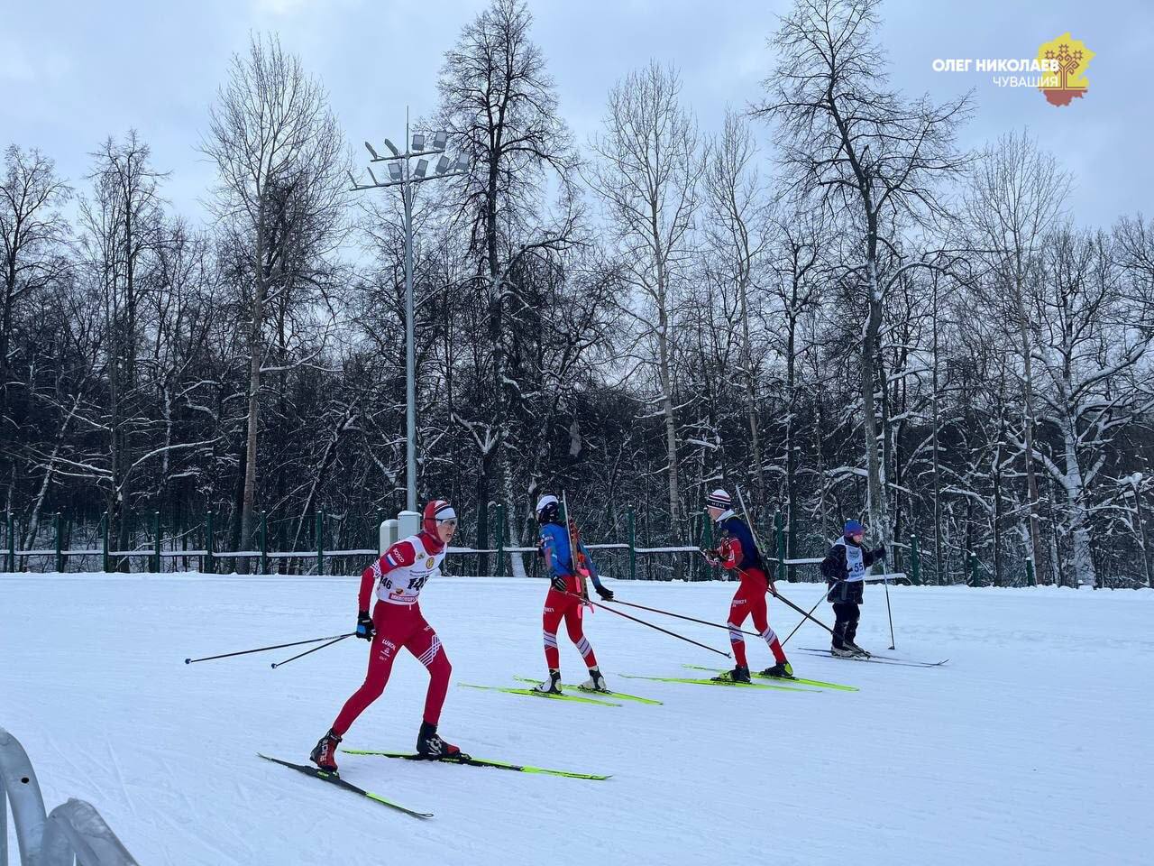 В Чувашии продолжается Декада спорта и здоровья Акция стартовала в первый день года и продлится до 11 января В эти дни по всей республике открыты 115 катков 116 лыжных трасс 88 бассейнов и более 700 спортзалов Всего будпт проведено около 350 мероприятий от семейных стартов и мастер классов до сдачи нормативов ГТО рассказал Глава Чувашии Олег Николаев Для семей участников СВО организована специальная программа включая занятия по верховой езде С полным списком мероприятий можно ознакомиться на сайте Минспорта республики ХЫПАР ПРЕДЛОЖИТЬ НОВОСТЬ