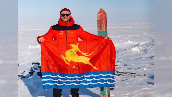 Новый мировой рекорд в честь Северного морского пути! Экспедиция Богдана Булычева покорила Северную Землю  Команда под руководством исследователя Богдана Булычева установила мировой рекорд, совершив уникальное путешествие на колесных вездеходах «Бурлак» по полуострову Таймыр.   Экспедиция «Русская Арктика», посвященная 500-летию Северного морского пути, прошла маршрут от Салехарда до мыса Челюскин и впервые достигла архипелага Северная Земля, дойдя до острова Большевик.  Команда стала первой в мире, которая покинула материк Евразия и добралась до Северной Земли на серийной колесной технике. Это достижение зафиксировано как мировой рекорд, что подчеркивает значимость события.  Крабы, тигры и вулкан  ПОДПИСАТЬСЯ