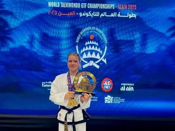 Спортсменка из Ростова завоевала шесть медалей на чемпионате мира по тхэквондо  Спортсменка из Ростова-на-Дону Ульяна Державец блестяще выступила на мировом первенстве по тхэквондо, принеся в копилку сборной России четыре золотые и две серебряные медали. Благодаря ее вкладу национальная команда заняла первое место в общекомандном зачете.  Соревнования собрали более 600 участников из 25 стран, что подчеркивает высокий уровень конкуренции. Победа российской сборной стала ярким подтверждением мастерства и упорства наших спортсменов.  Также в общий зачет вошли победы спортсменов: Юлия Хван взяла 2 золотые медали и серебро, Глеб Попюков - серебро, Иван Комаров - 3 золота, Елисей Пархоменок 2 золота, 2 серебра.