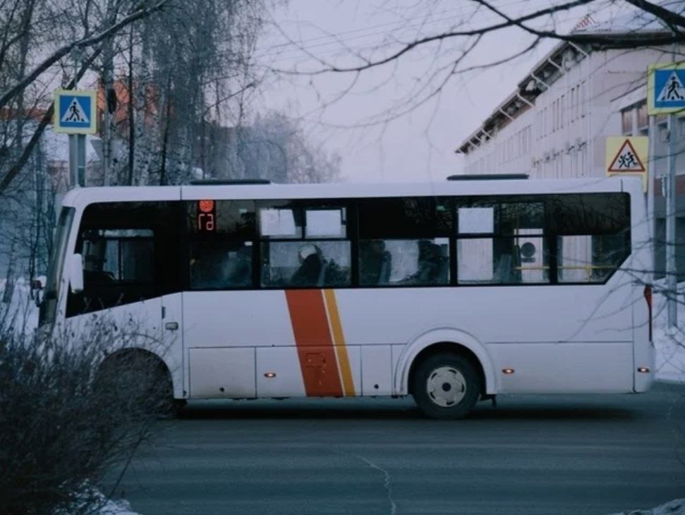 Ранее закрытый автобусный маршрут 8/9 возобновит работу уже в эту среду.    Новый предприниматель заключил соглашение с администрацией города. Также завтра на линию выйдут троллейбусы с увеличенным автономным ходом, что улучшит транспортную доступность микрорайона Зелёные горки.    Подписаться! Регион-70      Прислать новость‌‌