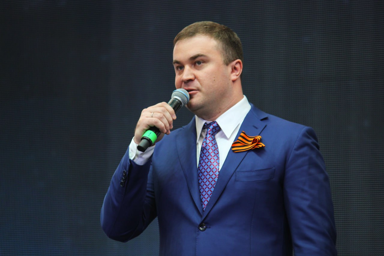 Омская область стала второй в стране по промышленному развитию На Российском промышленном форуме в Уфе наш регион взял серебро Национального рейтинга кластерного развития Об этом в своём телеграм канале рассказал Виталий Хоценко Это высокая оценка системной работы нашей команды по развитию промышленной кооперации поддержке инноваций и импортозамещению Благодарю промышленников ученых и всех кто вносит вклад в развитие омской экономики Мы продолжим укреплять позиции региона как одного из центров промышленного потенциала России подчеркнул губернатор Om1 Омск в MAX