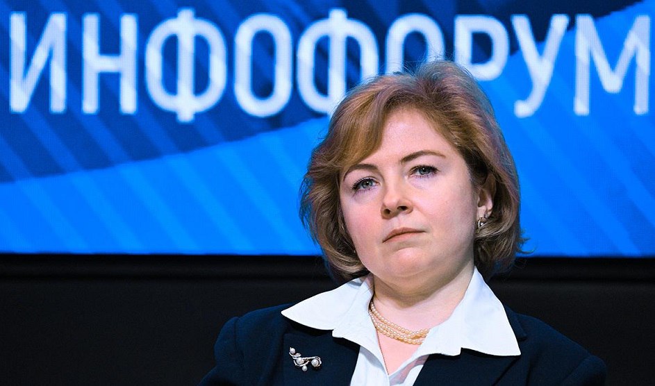 ПОСЧИТАЛИ ПРОСЛЕЗИЛИСЬ киберзащиты нет у ¾ КИИ РФ Строить невеликий русский файервол периодически отключая для этого мобильный инет блокировать популярные и полезные ресурсы чморить VPN и продавливать хромой MAX наиважнейшие задачи российской цифровой администрации При том что лишь треть критической информ инфраструктуры КИИ за 4 года священной СВО достигла минимального уровня киберзащиты Это конечно круто Во всех отношениях ФСТЭК России выявила свыше 1 2 тыс нарушений по итогам проверки 700 значимых объектов КИИ При этом даже минимальный уровень киберзащиты достигнут только у 36 организаций Доля практически совпадает с уровнем импортозамещения ПО в российских организациях в целом ФСТЭК на нацфоруме по кибербезопасности Инфофорум 2026 28 января представила доклад по которому в рамках госконтроля более 700 значимых объектов КИИ банки промышленность энергетика связь и т д но только не телерадиовещание выявили более 1 2 тыс нарушений и направили более 2 тыс требований о выполнении НПА составили 603 протокола об адм нарушениях 111 дел по ст о похерении порядка защиты КИИ 492 дела по ст о непредставлении сведений во ФСТЭК Начальник управления ФСТЭК Елена ТОРБЕНКО фото представила аж восемь основных причин нарушений Во первых по ее словам часто ИБ специалисты очень многих реальных вещей не знают и до некоторой информации их не допускают Их тупо не погружают в процессы создания эксплуатации и совершенствования систем Елена Борисовна отметила также что функции по обеспечению безопасности значимых объектов КИИ возложены только на ИБ подразделения когда за это должны отвечать все участники их создания и эксплуатации В третьих почти во всех проверках ФСТЭК фиксировала грубое несоответствие сведений о включенном в реестр объекте его фактическому состоянию Например об изменениях ИКТ и архитектуры ИБ специалиста не предупреждают он и не вводит новые меры защиты Также среди проблем ФСТЭК указала отсутствие централизованного управления множеством имеющихся средств защиты и нехватке специалистов отсюда несвоевременную реакцию на инциденты У многих постоянный мониторинг защищенности тупо отсутствует Особо распространенная практика идиотизма хранение резервных копий в одной среде с основными Наконец теневые ИКТ активы любые устройства ПО сервисы или домены предприятия о которых его служба кибербезопасности просто не знает и соответственно не опекает Кто то на рынке уверяет что 78 брешей в защите находятся именно на этих ресурсах В ИБшной лавке Bi Zone божатся что проверив ИКТ потроха более 200 российских компаний они выявили что только 2 знают обо всех своих ИКТ активах включая корпоративные домены IP адреса и сервисы которые там прячутся ВАШУ ЦИФРУ Грустно И всё это системные проблемы большинства владельцев КИИ в РФ часть их никогда не вела полноценный учет активов А ведь контроль за ИКТ инвентаризацией непрерывный процесс в который кроме собственных ИТ подразделений правильо вовлекать экспертные организации в т ч лицензиатов ФСБ и ФСТЭК И сколько наши слабенькие ГД депутаты не усиливай ответственность за кибератаки на КИИ этот камень ничем кроме настоящей жесткой власти список КИИ определяет Правительство РФ с реально суровыми в т ч не денежными казнями не сдвинешь А вместо этого власти официально пролингируют импортозамещение и устанавливают ИКТ опричнину у крупнейших корпораций