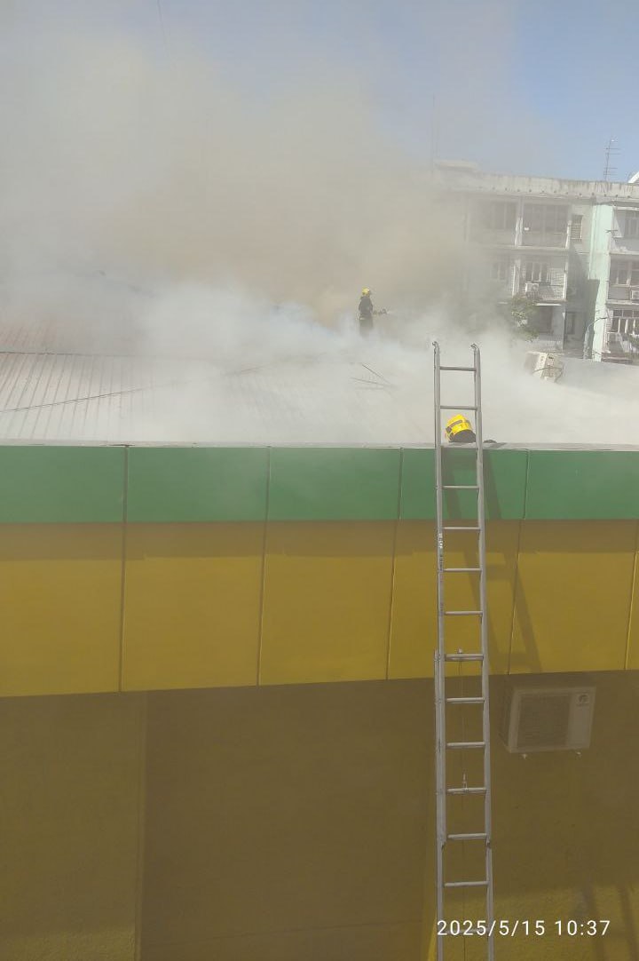 На крыше одного из магазинов Сергелийского района Ташкента произошло возгорание На месте уже работают 4 пожарных расчета, сообщает МЧС. Сообщений о погибших или пострадавших не поступало.