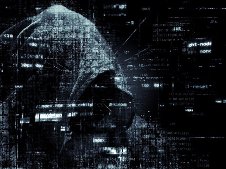 Мошенники придумали обманывать выпускников, угрожая несдачей ЕГЭ Телефонные аферисты придумали новый способ обмана с прицелом на конкретные жизненные ситуации. Все чаще мошенники атакуют детей и подростков. В предэкзаменационный период они стали активно использовать тему сдачи ЕГЭ. Накануне в полицию с заявлением о мошенничестве обратился отец одиннадцатиклассницы. Как сообщили Волжский.ру в пресс-службе ГУ МВД по региону, неизвестный позвонил дочери заявителя, представившись сотрудником Минобрнауки РФ. Он убедил девочку в необходимости регистрации на сайте. Для этого потребовал продиктовать цифры из СМС, угрожая несдачей ЕГЭ. Напуганная школьница выполнила требования афериста, после чего он получил доступ к личному кабинету на Госуслугах. Подробнее на Волжский.ру: