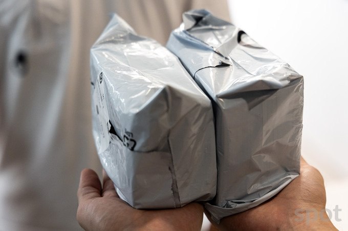 Для почтовых и курьерских посылок вводятся светофорные коридоры на таможне Кабмин утвердил новый порядок таможенного контроля международных почтовых и курьерских отправлений Все товары теперь подлежат обязательному осмотру и досмотру с использованием системы управления рисками Контроль проводится по принципу красного желтого и зеленого коридоров Расходы на перегрузку перевозку и хранение посылок в рамках таможенных проверок возлагаются на почтовых операторов и экспресс перевозчиков   www spot uz ru 2025 11 07 parcel customs Telegram Instagram YouTube