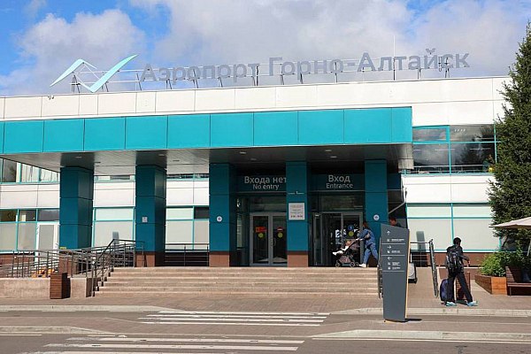 Из Горно-Алтайска с сентября впервые запустят субсидированные рейсы в Иркутск  Субсидированные рейсы из Горно-Алтайска в Иркутск впервые запустят с 1 сентября, заявил глава республики Алтай Андрей Турчак. Он отметил, что это даст возможность увеличить взаимный туристический поток. Об этом сообщает ТАСС.  "Продолжаем расширять географию полетов и с 1 сентября запускаем новые рейсы в Иркутск.  В первую очередь, это увеличение взаимного турпотока. Жители республики смогут отправиться на Байкал, иркутяне – увидеть бирюзовую Катунь, а зимой посетить наши горнолыжные курорты", – написал он в своем Telegram-канале.  Самолеты на этом направлении будут летать дважды в неделю, рейсы будет осуществлять авиакомпания S7. Время в пути составит 2,5 часа. Рейсы будут субсидироваться за счет республиканского бюджета и Росавиации. В данный момент из Горно-Алтайска организованы прямые субсидируемые рейсы с 10 городами России.  aviaru.net/n286470