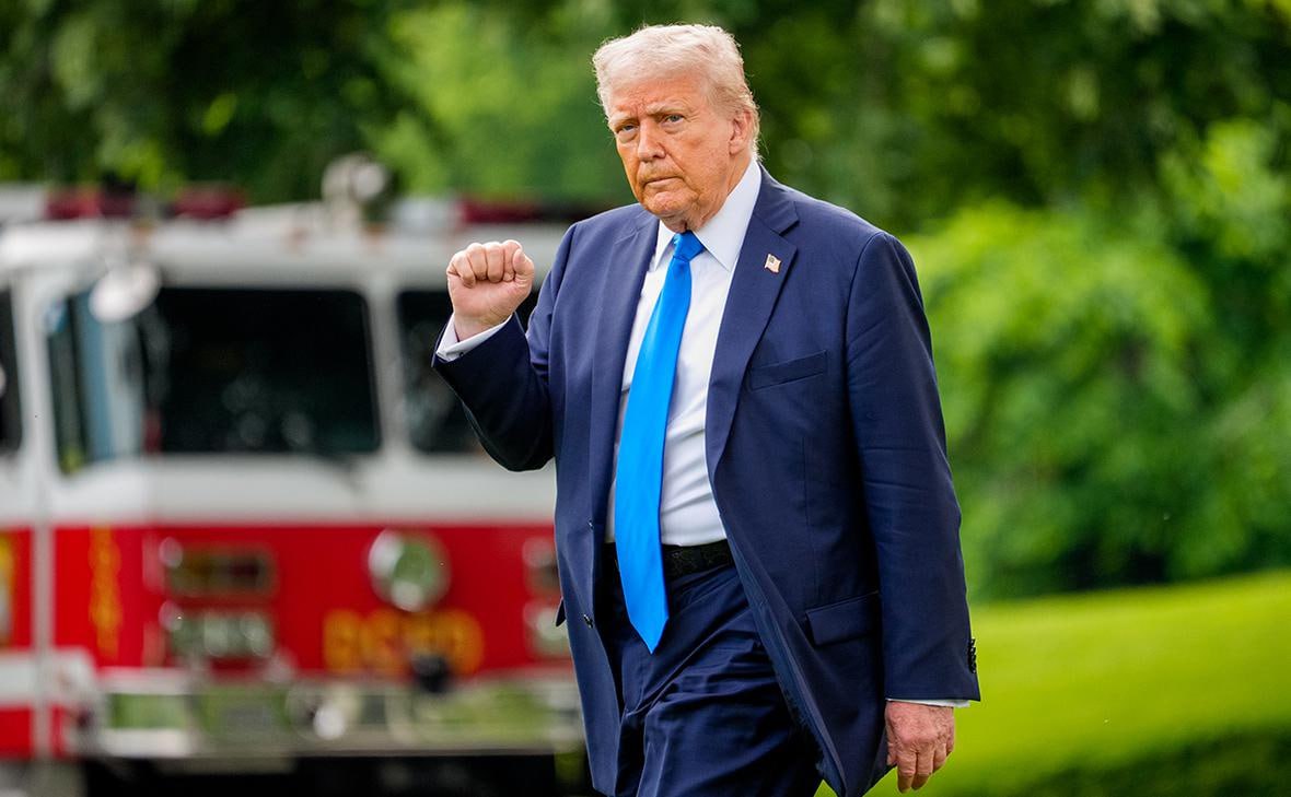 Дональд Трамп рассчитывает провести разговор с Си Цзиньпином в ближайшее время Президент США заявил об этом журналистам в Белом доме. «Я переговорю с председателем Си, возможно, в конце недели», — уточнил Трамп, комментируя договорённости в торговой сфере, достигнутые США и Китаем. Американский лидер назвал отношения между Пекином и Вашингтоном очень хорошими. Глава Белого дома также выразил мнение, что введённые США таможенные пошлины в отношении импорта из Китая сильно ударили по его экономике. Подпишись на «Говорит Москва»