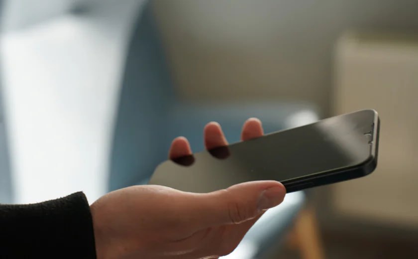 В Тульской области точек с бесплатным Wi-Fi может стать больше   Отключение мобильного интернета — действенная ли мера? На этот вопрос Дмитрий Миляев в эфире телеканала «Вести-Тула» ответил следующим образом:  «Степень эффективности, наверное, мне будет сложно оценить. Это должны оценить специалисты, которые сегодня защищают наше небо. Мера действительно вынужденная, она применяется во многих регионах страны на сегодняшний день именно исходя из соображений безопасности. Понятно, что есть трудности — вызвать такси, где-то оплатить какие-то продукты».   Губернатор заявил, что, возможно, правительство региона вернется к практике формирования общественных точек Wi-Fi.  «В ближайшее время мы определяем географию таких точек, согласовываем ее. [По срокам] в перспективе ближайших недель или даже дней», — подытожил Дмитрий Миляев.