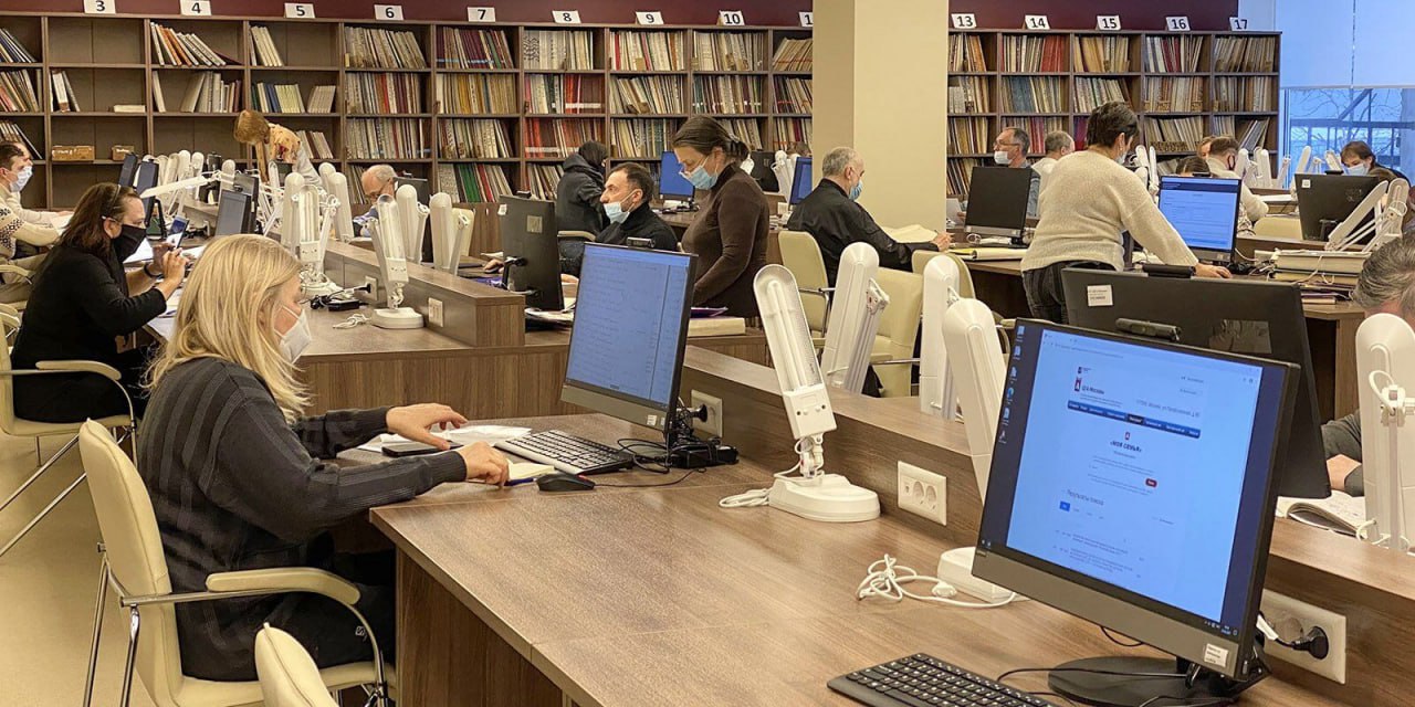 Главархив Москвы режим работы в ноябрьские праздники В преддверии выходных и праздничных дней читальные залы Главархива Москвы будут работать по особому графику 31 октября посетители могут прийти с 09 30 до 16 30 1 ноября с 09 30 до 15 00 С 2 по 5 ноября читальные залы будут закрыты 6 ноября они откроются в 12 00 Прислать информацию в канал Подписаться на новости Новой Москвы Новая Москва в Max