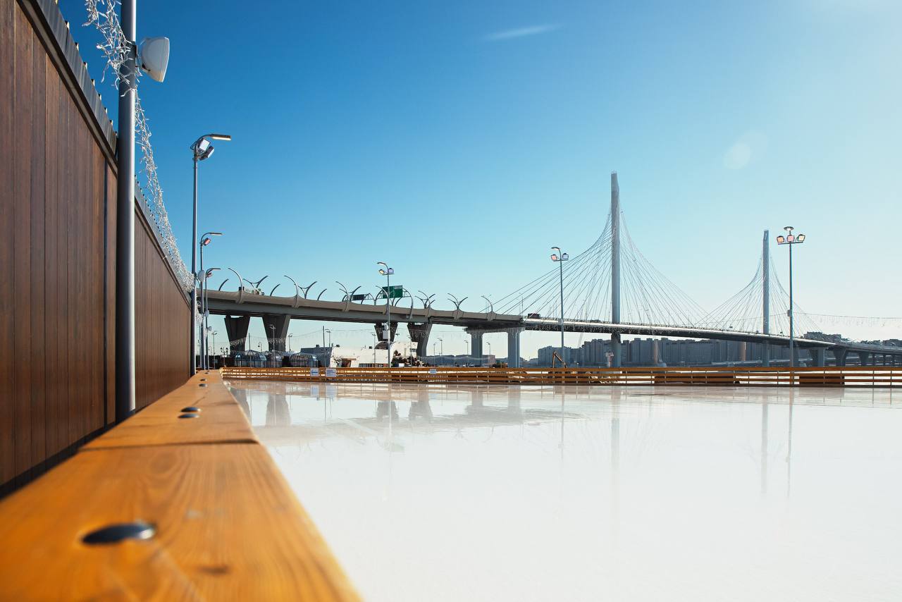 Каток у Флагштока в Петербурге откроется 22 ноября По слухам самый большой открытый каток в городе на Неве заработает уже в эту субботу Бесплатные сеансы проводятся с понедельника по пятницу сеансы с 10 00 до 17 00 вход до 16 00 по выходным в 8 30 и 10 00 Флагшток Читай нас в MAX Подпишись на Комсомольскую правду СПб