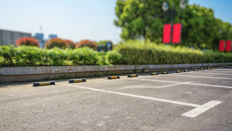 Минтранс предложил выделять для семей с детьми парковку у объектов транспорта Ведомство также рекомендовало при наличии технической возможности разместить комнаты матери и ребенка в многофункциональных зонах и обеспечить наличие детских кресел в такси и автобусах Целью рекомендаций является создание в транспортном комплексе целостной поддержки семей с детьми Подписаться Забустить