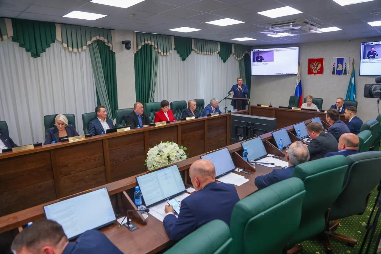 Сегодня на заседании Сахалинской областной Думы губернатор Валерий Лимаренко представил отчет о работе исполнительной власти за 2025 год Как оценили депутаты результаты которые достиг регион в комментариях парламентариев на нашем сайте МАТЕРИАЛ ДОПОЛНЯЕТСЯ