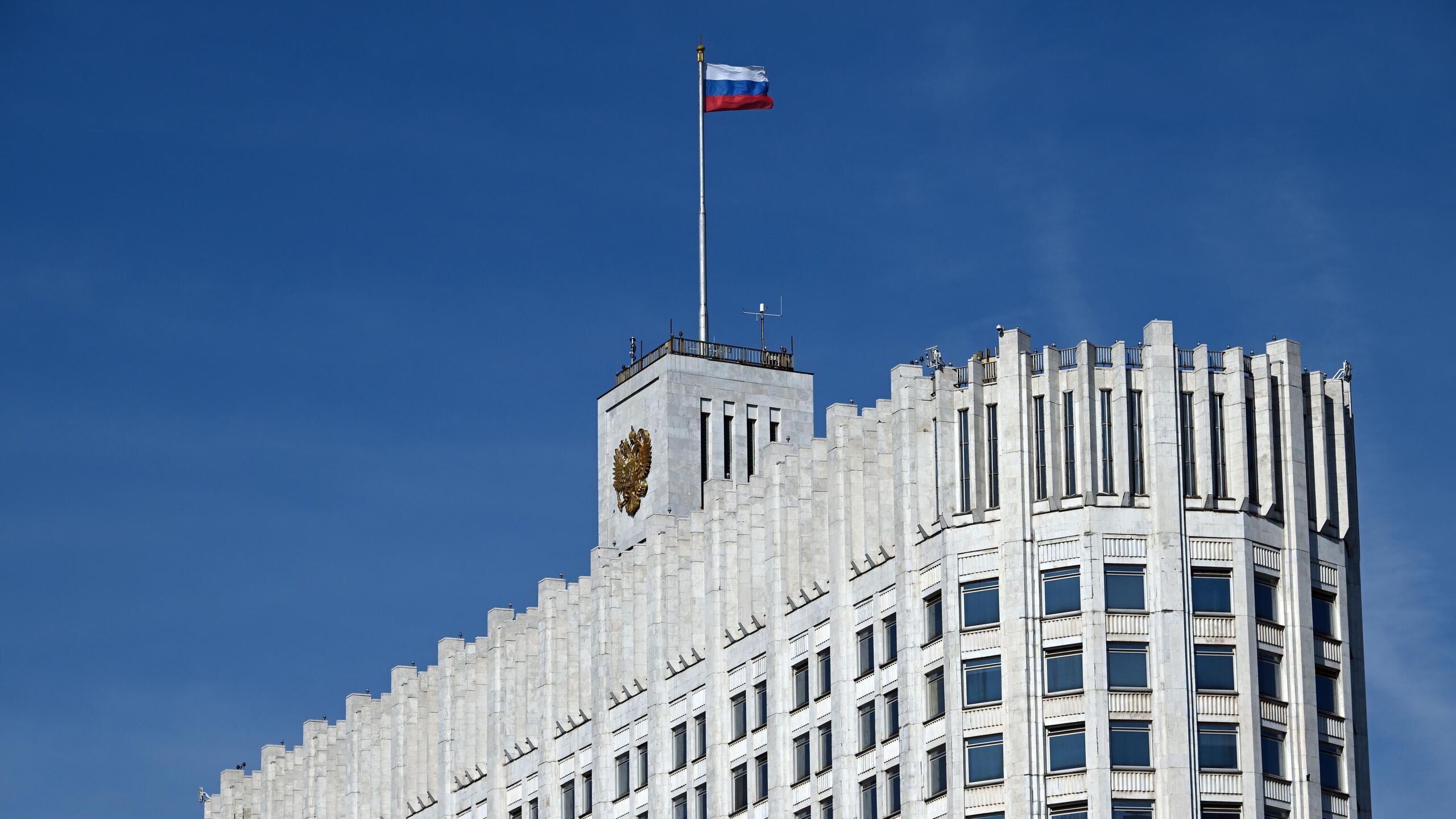 Правительство РФ направит 9,38 миллиарда рублей на выплаты детям российских военных, которые попали в плен или пропали без вести в том числе в период участия в специальной военной операции, соответствующее распоряжение было опубликовано в понедельник.