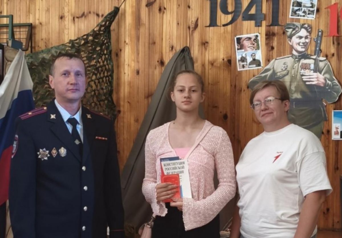 В Верховском районе вручили первые паспорта юным гражданам страны     В Верховском районе вручили первые паспорта юным жителям Орловской области. Об этом сообщили в пресс-службе регионального УМВД.  ↗  Прислать новость   Подписаться