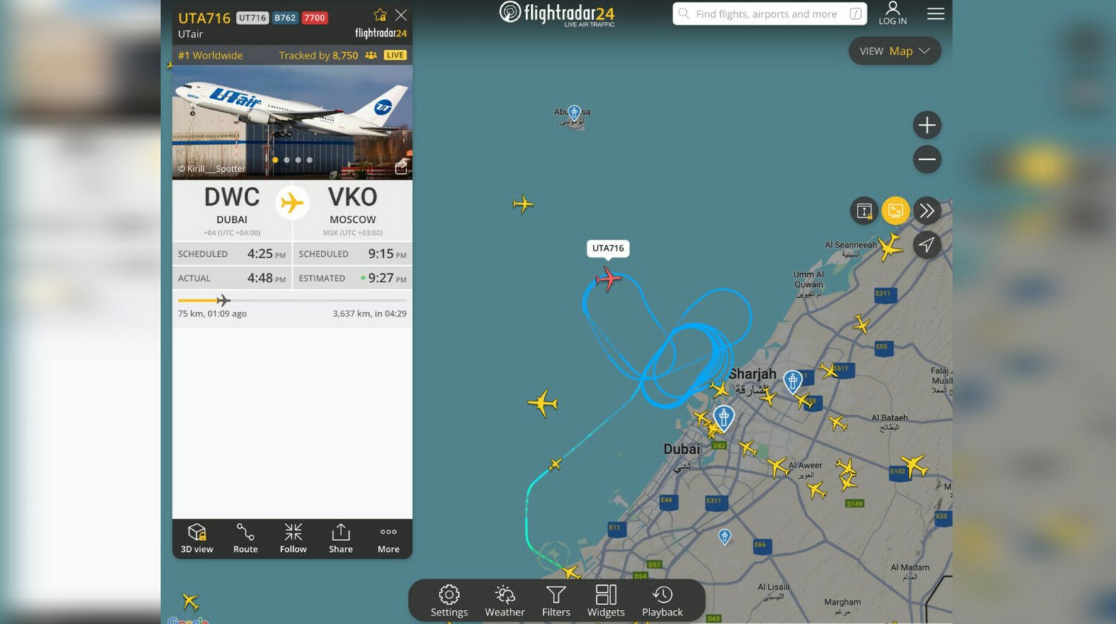 Самолёт Utair из Дубая в Москву подал сигнал бедствия Boeing 767 авиакомпании Utair подал аварийный сигнал после вылета из Дубая и сжигает топливо в воздухе передаёт ArbatMedia По данным авиационных трекеров лайнер выполняющий рейс из аэропорта Аль Мактум в Москву сообщил о нештатной ситуации вскоре после взлёта Экипаж передал код 7700 который используется в случае экстренной ситуации на борту Самолёт должен был прибыть в московский аэропорт Внуково в 21 15 по местному времени Однако после подачи сигнала воздушное судно начало выполнять круговые манёвры в небе предположительно чтобы выработать топливо перед возможной посадкой На момент публикации Boeing уже совершил более десяти кругов в районе Дубая Информации о причинах подачи сигнала и дальнейших действиях экипажа пока нет Прислать новость