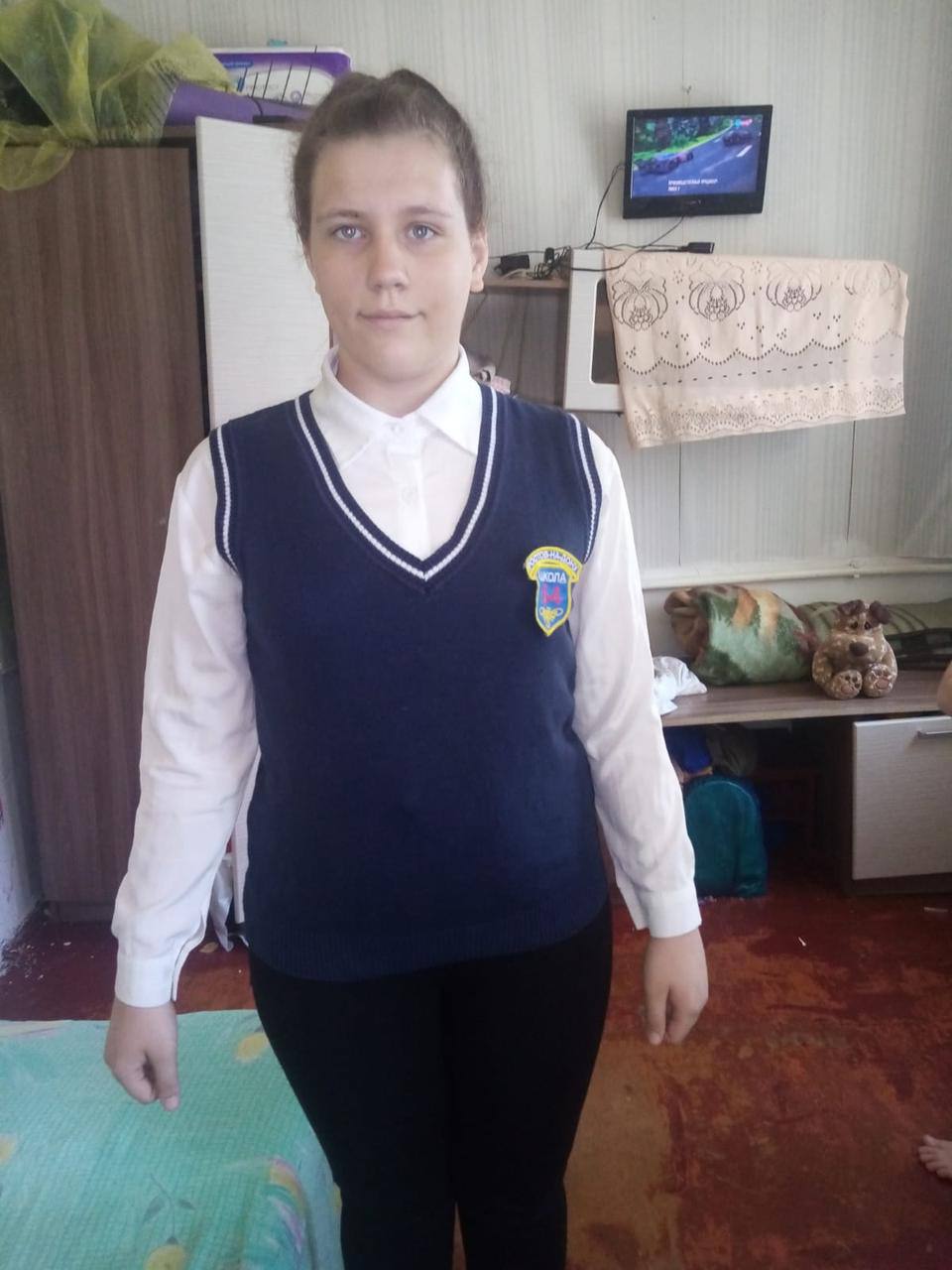 В Ростове найдена живой пропавшая без вести 13-летняя школьница В Ростове-на-Дону живой нашли без вести пропавшую школьницу. Информации о местонахождении Екатерины М. нет с 21 апреля. Девочка ушла из дома 21 апреля после ссоры в школе. В последний раз ее видели в парке Собино. Там нашли и ее рюкзак. Родители забили тревогу и обратились к волонтерам за помощью в поисках. Всю ночь девочку разыскивали неравнодушные люди. Всю ночь ребенок был на улице один. Уже утром 22 апреля она была найдена живой. Подписаться на "Новости Ростова" Прислать новость