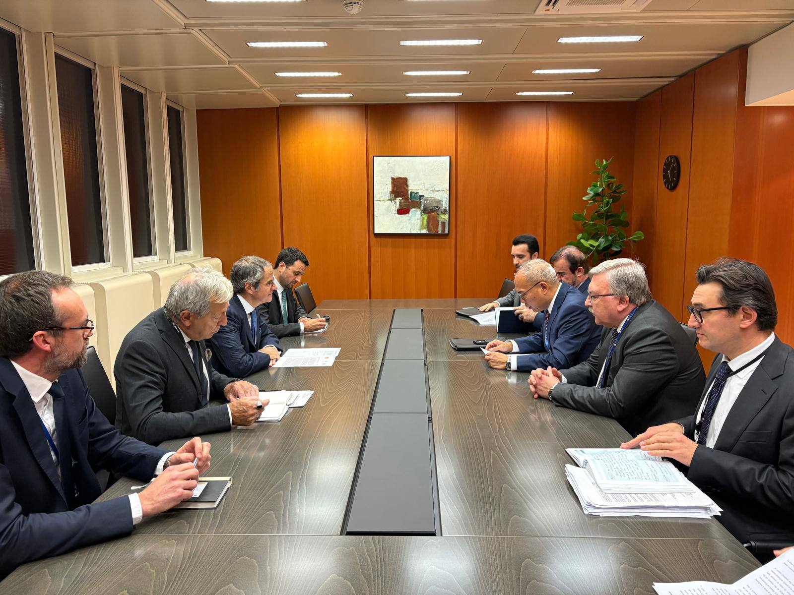 Постоянные представители Китая Ирана и России встретились сегодня с Генеральным директором МАГАТЭ Рафаэлем Гросси и его командой чтобы обменяться мнениями о предстоящей сессии Совета управляющих МАГАТЭ