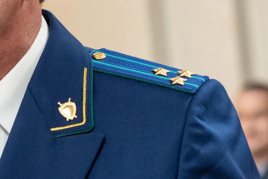 В Краснодаре проверяют информацию об изнасиловании ребенка в психбольнице Прокуратура Краснодарского края контролирует проверку проводимую следственными органами по факту появления в сети информации об изнасиловании ребенка в краснодарской психбольнице Об этом сообщили в пресс службе надзорного органа В пресс службе СУ СКР по Краснодарскому краю от комментариев воздержались Ранее в СМИ и соцсетях появились сообщения о том что в психбольнице 7 в Краснодаре ребенок якобы стал свидетелем сексуального насилия Как утверждает мать 11 летнего мальчика он подвергся насилию со стороны 17 летнего подростка Она также заявила что подала заявление в СКР Перейти в наш канал МАХ Подпишись поделись krasnodarkray1 Прислать видео новость
