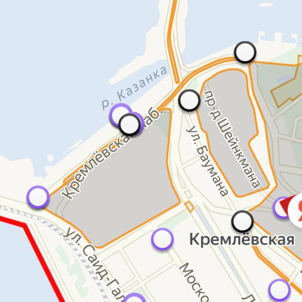 Самокатов в центре станет в разы меньше С этого года в историческом центре Казани действуют ограничения на парковку самокатов. Запрет введен из-за многочисленных жалоб от горожан на беспорядочную парковку и опасность для пешеходов. Только сегодня в ходе проверки ГАИ и управлений исполкома из центра города эвакуировали 304 самоката. Такие рейды станут регулярными, а мы надеемся, что среди наших подписчиков — только ответственные пользователи СИМ. Но все же напомним Если арендуете самокат — проверьте карту приложения: новые ограничения уже отмечены