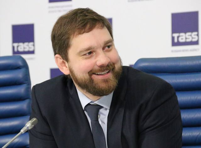 Но есть и хорошие новости. Больше половины россиян «не испытывают негатива» к мигрантам, а свыше 80% «положительно оценивают отношения между национальностями, живущими на территории России» Такой статистикой поделился в ходе заседания в думском Комитете по делам национальностей руководитель Федерального агентства по делам национальностей Игорь Баринов. По его мнению, миграционная ситуация в стране в целом носит«стабильный и контролируемый» характер. Уверены, что в этом немалая заслуга и нашего дружного канала. Всё хорошо. Подписаться