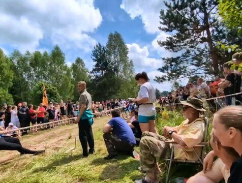 В Людиновском районе завершился ежегодный спортивно-туристический слет 56-ой открытый районный спортивно-туристический слёт в этом году особенно значим, ведь он посвящён 80-летию Великой Победы. За звание лучших боролись 10 команд, демонстрируя свои навыки и командный дух.