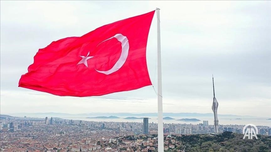 Согласно подборке данных подготовленной корреспондентом агентства Анадолу Турция продолжает расти благодаря реализуемой экономической программе и демонстрируемым результатам В третьем квартале Турция выросла на 3 7 в годовом исчислении Турция демонстрирует рост уже 21 квартал подряд Экономика страны с этим показателем стала четвертой страной среди стран ОЭСР По этим данным экономика Турции продемонстрировала самый высокий рост в указанный период Ирландия с ростом 10 5 и Дания с показателем 3 9 заняли первые два места среди стран ОЭСР Подробнее на нашем сайте v aa com tr 3759025 24 7 в сутки с Агентством Анадолу