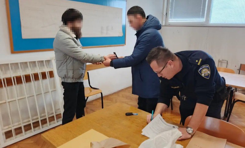 Из Хорватии в Узбекистан экстрадировали мошенника находившегося в международном розыске   repost uz pora k otvetstvennosti Подписывайтесь на Repost