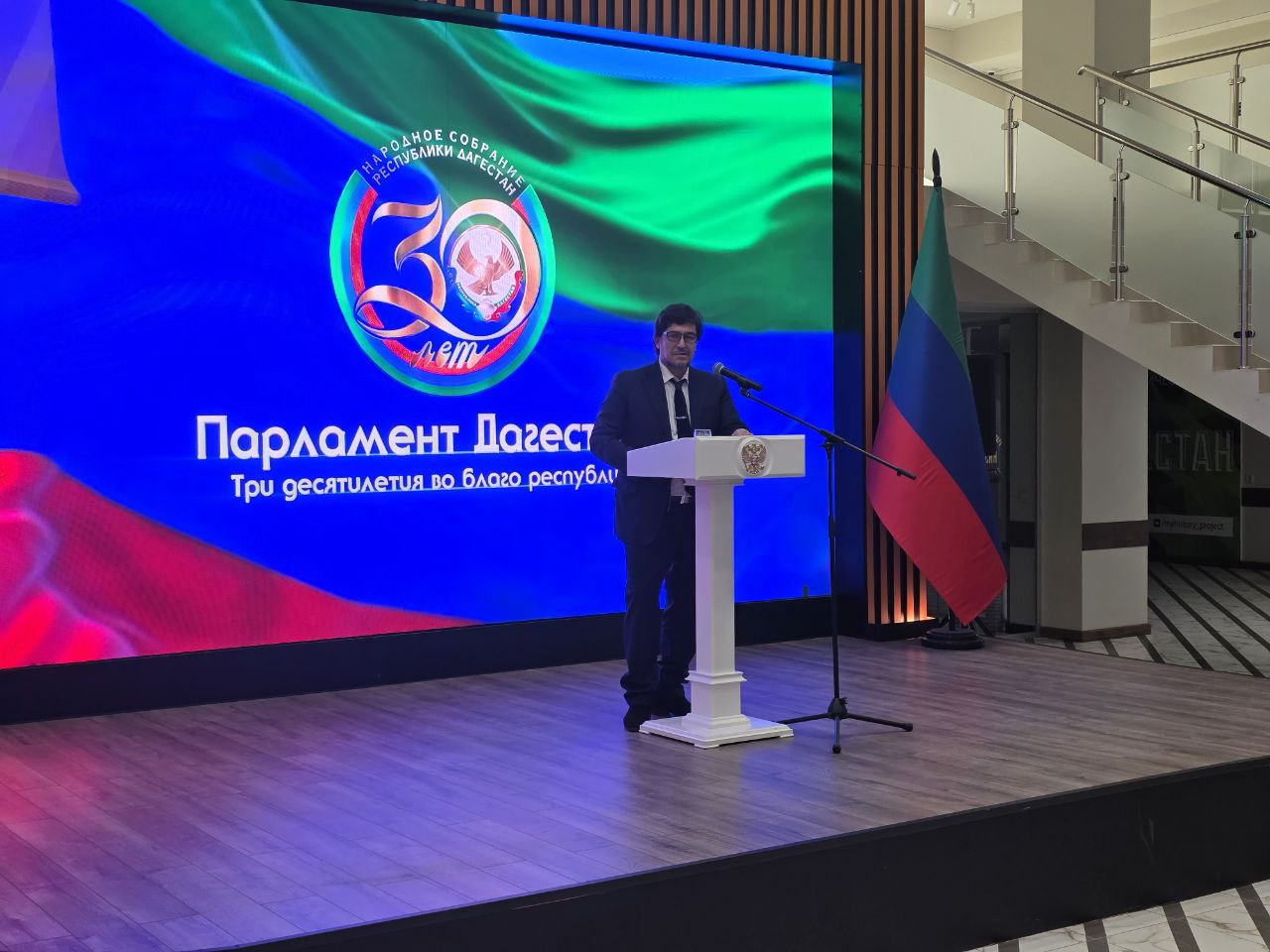 Первый заместитель министра здравоохранения РД Патхула Патхулаев поблагодарил собравшихся за внимание к проблемам помощи детям с ограниченными возможностями здоровья Заместитель руководителя ведомства сообщил о работе проводимой Минздравом РД по реабилитации детей с ОВЗ