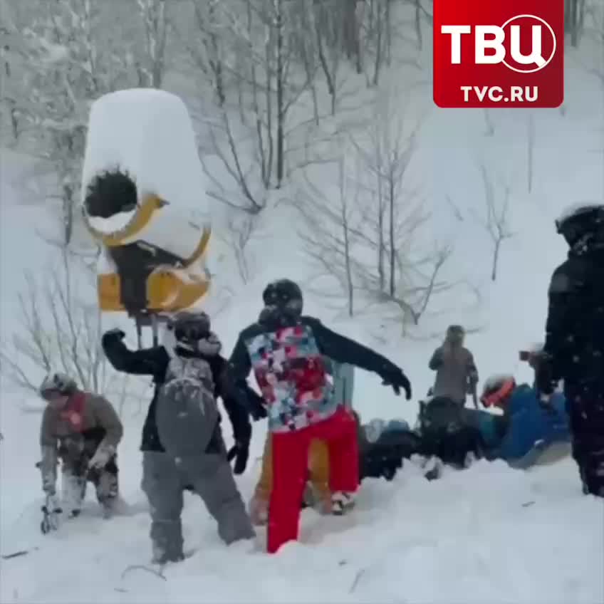 На горнолыжном курорте Сочи девочка спасена после лавины