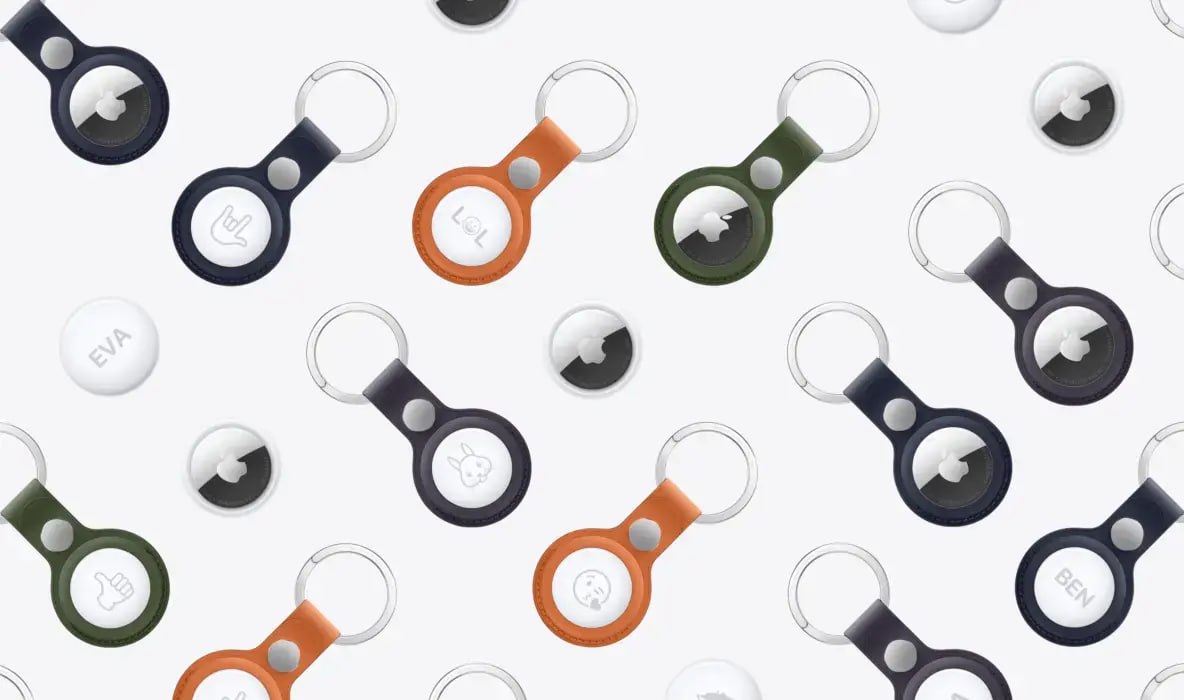 Apple выпустила AirTag нового поколения Новые маячки уже поступили в продажу по цене 30 за штуку и 100 за набор из четырёх Устройство оснащено чипом с беспроводной технологией связи Ultra Wideband которая по сравнению с Bluetooth обладает более высокой пропускной способностью В России она недоступна как и в Армении Азербайджане Беларуси Казахстане и ряде других стран СНГ Обнаружение работает на расстояниях на 50 больше чем у маячков первого поколения Динамик AirTag стал на 50 громче а обновлённый Bluetooth модуль увеличил радиус обнаружения устройства Андроид IOS Мы в MAX