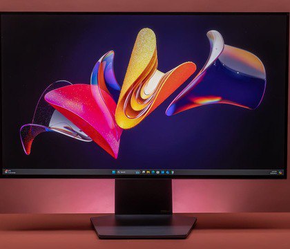 LG анонсировала игровой монитор UltraGear 32GX850A с OLED панелью и частотой до 330 Гц Модель относится к премиальной серии LG UltraGear OLED GX8 и выделяется высокой яркостью а также двумя режимами работы LG UltraGear 32GX850A оснащен 31 5 дюймовой OLED панелью с разрешением 3840 2160 пикселей и частотой обновления изображения 165 Гц
