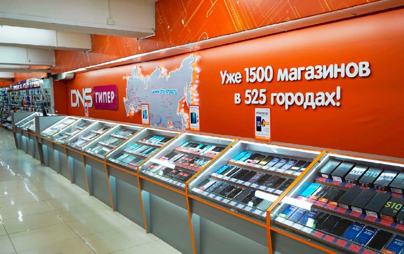 Бийск суд вкатил ритейлеру стоимость ремонта х10 Клиент взял телек за 180 тысяч через полтора года матрица умерла В магазине развели руками гарантия кончилась Но по закону у покупателя есть два года на выявление заводского брака экспертиза это подтвердила Добровольно деньги не вернули и Бийский горсуд обязал выплатить не только стоимость ТВ но и проценты по кредиту моральный вред штраф за отказ решить вопрос миром и часть неустойки В общей сумме свыше 760 тысяч рублей вместо изначальных 179 999 Вывод простой закон о защите прав потребителей работает если его знать и применять А ритейлу дешевле соблюдать правила чем потом ловить решения на сотни тысяч Для всех остальных сохраняйте чеки делайте экспертизу и действуйте по процедуре суды такие кейсы видят регулярно