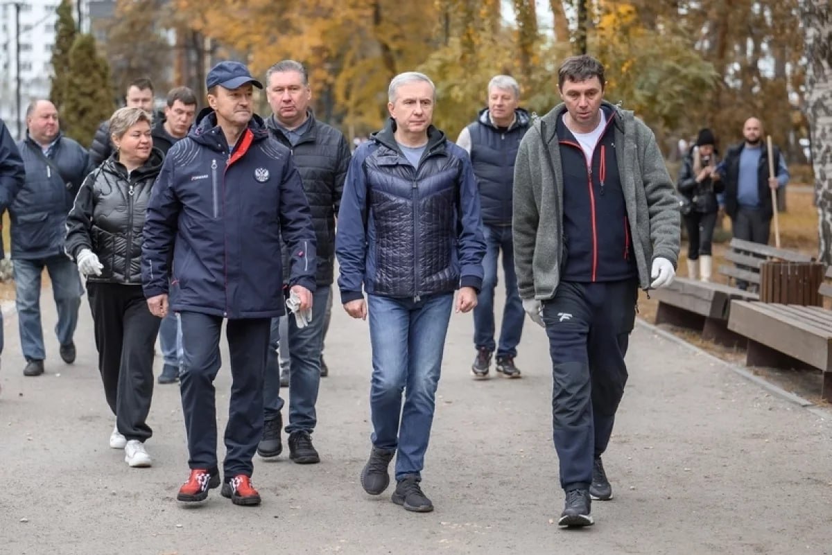 Итоги традиционного общеобластного осеннего субботника подвели в региональном правительстве 18 октября к уборке и благоустройству присоединились свыше 100 тысяч человек сотрудники органов власти предприятий и неравнодушные жители региона Среди них был и врио губернатора Сергей Трухачёв Он поучаствовал в высадке 25 сосен в парке Алые паруса к 95 летию Воронежского государственного лесотехнического университета имени Г Ф Морозова vrn aif ru society details bolee 100 tysyach chelovek prisoedinilis k subbotniku v voronezhskoy oblasti aifvrn