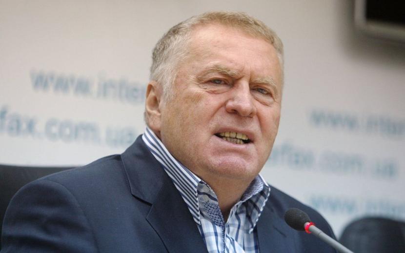 Кравцов: Жириновскому посвятят урок "Разговоров о важном" Минпросвещения продолжает превращать "Разговоры о важном" в клоунаду. Вроде бы детей все время старались держа подальше от политики. Теперь вот оказывается, что нет. И выбирают же при этом неоднозначные фигуры. Внеурочное занятие "Разговоры о важном" посвятят жизни основателя ЛДПР Владимира Жириновского и его вкладу в развитие социально-гуманитарного знания. Об этом сообщил министр просвещения РФ Сергей Кравцов. "Важно сохранять политическое и научное наследие Владимира Вольфовича, чтобы школьники знали о его достижениях. Со стороны Минпросвещения в плане празднования юбилея предусмотрен ряд мероприятий, в том числе включение в программу внеурочной деятельности "Разговоры о важном" и в научно-практическую конференцию в рамках Всероссийского конкурса "Отечество: история, культура, природа, этнос" тем, посвященных жизни Владимира Вольфовича Жириновского и его вкладу в развитие социально-гуманитарного знания", - сказал Кравцов. Какой мир мы построим для наших детей? Зависит от нас