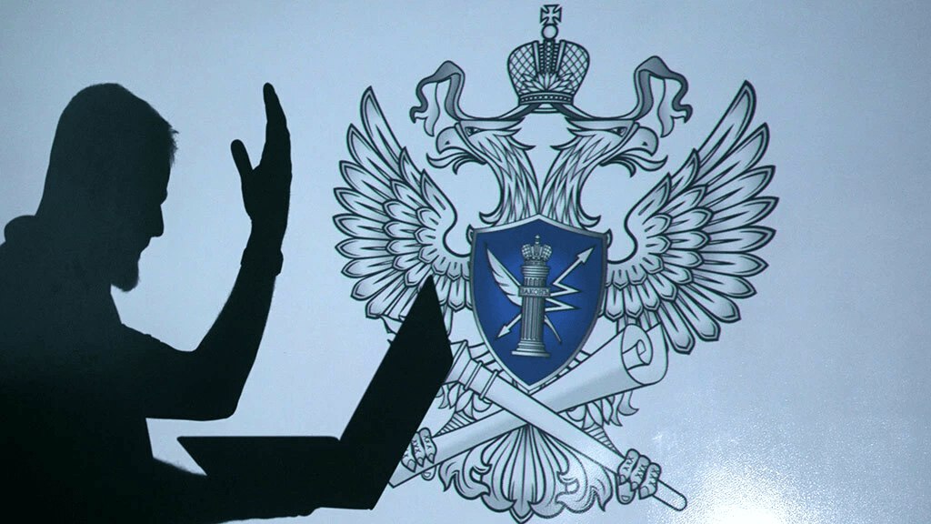 РКН будет учитывать больше технических деталей при проверке операторов связи. Последних обяжут предоставлять подробную информацию о своих сетях: через какие устройства проходит трафик, как он маршрутизируется, у кого есть доступ. Участники рынка говорят, что новых обязанностей документ не вводит. Скорее углубляет проверки vc.ru/services/2049050