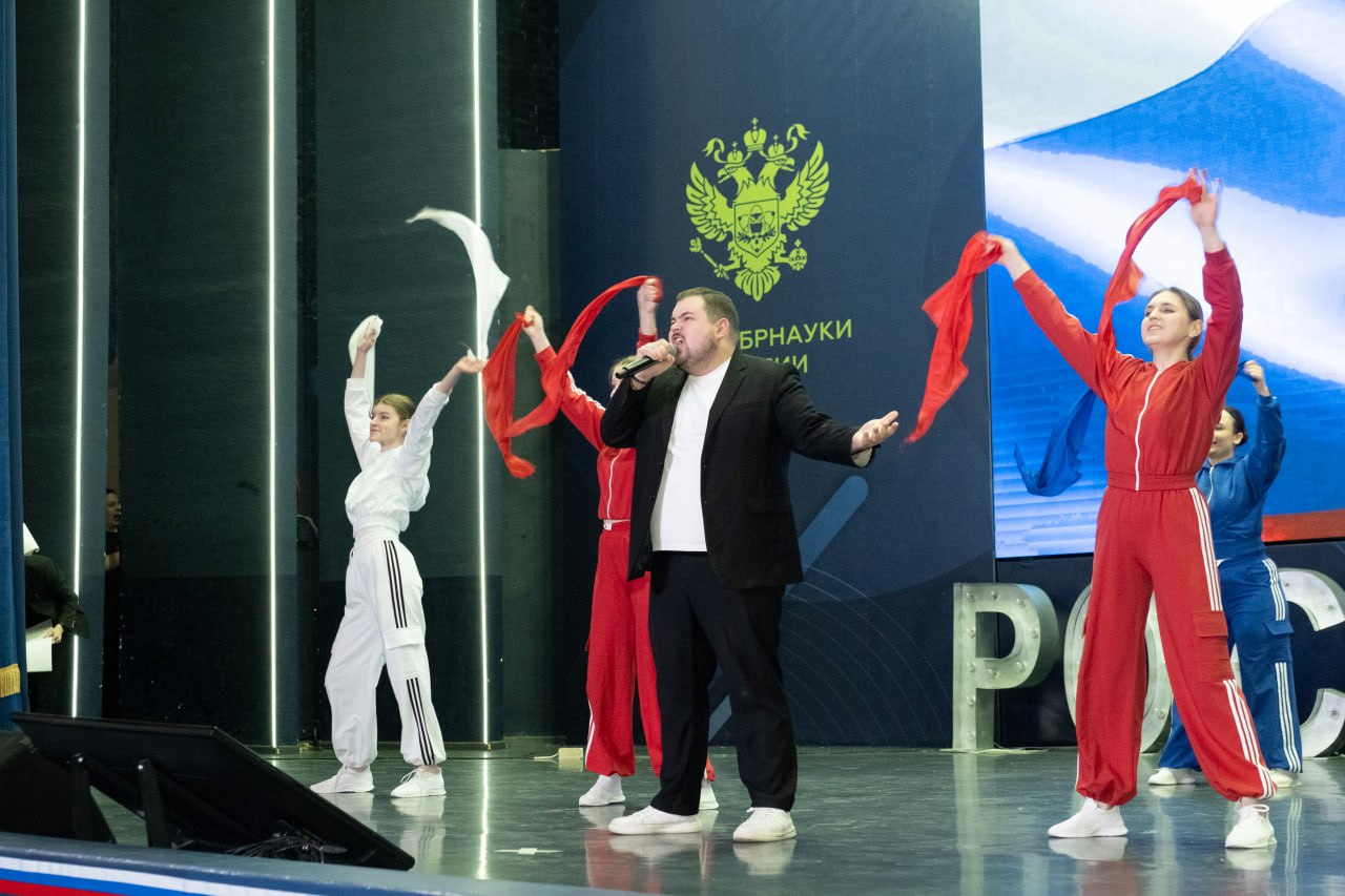 Сегодня открыл инклюзивную спартакиаду «Мой спортивный город» в РОСБИОТЕХЕ! Это совместный проект университета и Департамента труда и социальной защиты населения города Москвы. Рад видеть, как вузы, города и регионы объединяются ради молодых и сильных. Спорт — это не просто про победу, это про характер, команду и дружбу. Пожелал ребятам честной борьбы и настоящего спортивного праздника. Вперёд — быстрее, выше, сильнее! Борис Чернышов