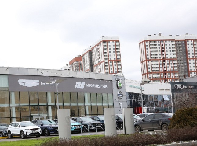 Более 80% продаж новых автомобилей пришлось на пять групп По итогам января – мая 2025 года в России было реализовано 440,3 тыс. новых легковых машин. Это на 26% меньше, чем за тот же период прошлого года. Такие данные озвучил директор агентства «АВТОСТАТ» Сергей Целиков на конференции «MarketAuto – 2025», посвященной маркетингу в автобизнесе. Подробнее на сайте autostat.ru