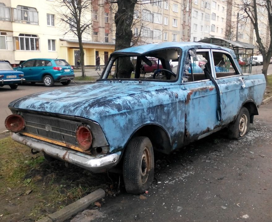 Прокуратура города Реутова направила в суд уголовное дело в отношении местного жителя обвиняемого в мошенничестве в особо крупном размере По версии следствия злоумышленник похитил более 7 миллионов рублей под предлогом выполнения реставрационных работ на раритетном автомобиле Обвиняемый злоупотребляя доверием владельца транспортного средства заключил договор однако не собирался выполнять взятые на себя обязательства в полном объёме Работы в установленные сроки проведены не были что причинило потерпевшему значительный материальный ущерб Обвинение предъявлено по части 4 статьи 159 Уголовного кодекса РФ мошенничество совершённое в особо крупном размере Дело готово к рассмотрению в суде Максимальное наказание по данной статье предусматривает лишение свободы на срок до десяти лет Фото Pinterest ПроРеутов