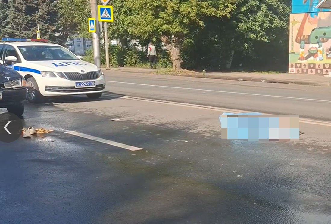 Появились подробности смертельного ДТП на ул. Беляева в Пензе В отделе пропаганды регионального УГИБДД сообщили подробности аварии на ул. Беляева в Пензе. По предварительным данным, 25 июля в 7:10 водитель автомобиля «Audi» допустил наезд на пешехода - женщину, личность которой в настоящее время устанавливается. От полученных повреждений женщина скончалась на месте. «Сотрудники полиции проводят мероприятия, направленные на установление всех обстоятельств произошедшего», - отметил заместитель начальника отдела Госавтоинспекции УМВД России по г. Пензе Алексей Кудашов. -Взгляд