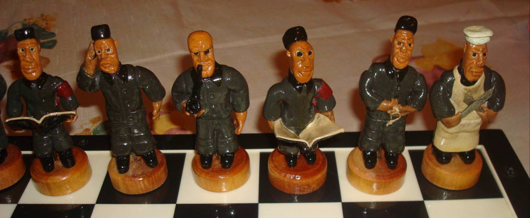 Российские осуждённые за прошлый год выпустили продукции более чем на 47 млрд рублей директор ФСИН на встрече с Путиным Основную часть составила лёгкая промышленность в колониях шьют форму для МВД Росгвардии МЧС судебных приставов и налоговой службы