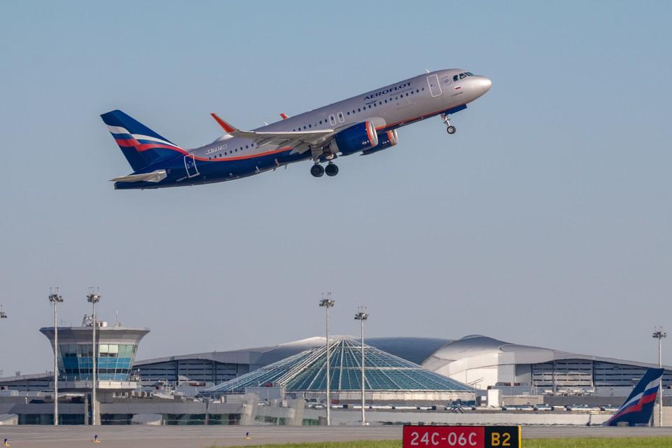 Аэрофлот летом запланировал рекордное количество рейсов из Москвы в Горно-Алтайск Начиная с 26 мая, частота полётов увеличится до 14 в неделю. Далее количество рейсов будет поэтапно расти и в июле-августе достигнет 25 в неделю. Из Москвы по четыре вылета в день в июле и августе будет выполняться по понедельникам, средам, пятницам и субботам, а из Горно-Алтайска — по вторникам, четвергам, субботам и воскресеньям. Также в летнем сезоне авиаперевозчик будет выполнять до 3 рейсов в неделю в Горно-Алтайск из Санкт-Петербурга.