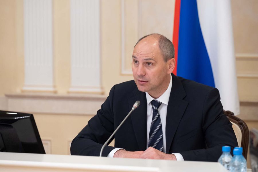 Руководитель Свердловской области Денис Паслер поручил правительству усилить внутренний контроль реализации нацпроектов и повысить эффективность использования предусмотренных на эти цели средств Вопрос рассмотрели на совместном заседании координационного совещания по обеспечению правопорядка и совета общественной безопасности, которое прошло 10 июня под руководством главы региона. Подробнее читайте на сайте «Областной газеты». департамент информационной политики Свердловской области Подписаться на «ОГ» Прислать новость Поддержать канал