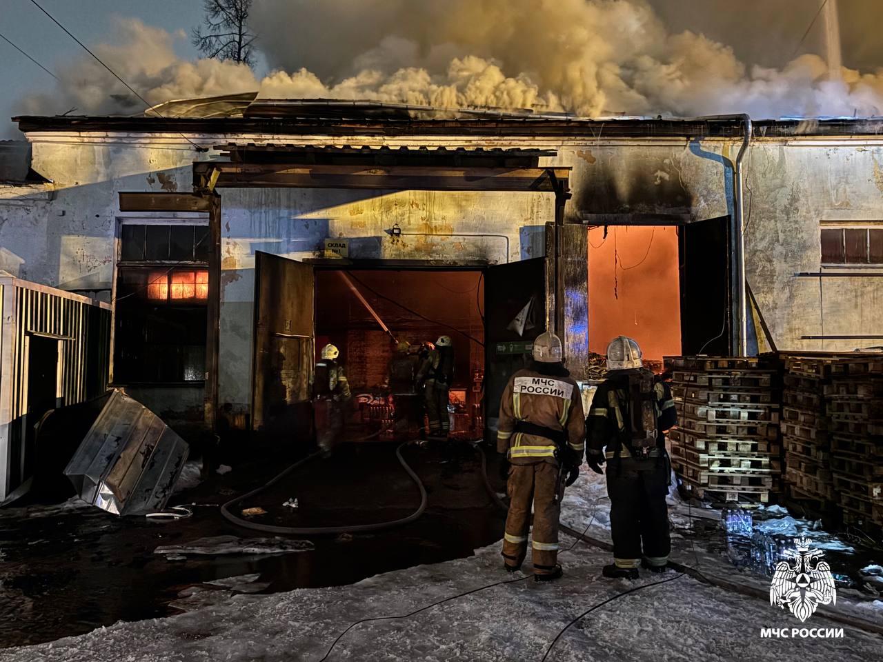 В 06:00 пожар ликвидирован.     МЧС Республики Карелия